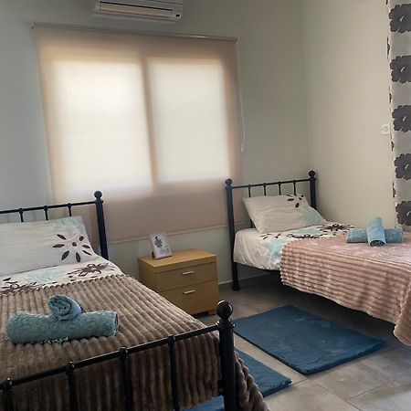 Beautiful Apartment Near The Sea And A Large Private Garden Paphos Luaran gambar
