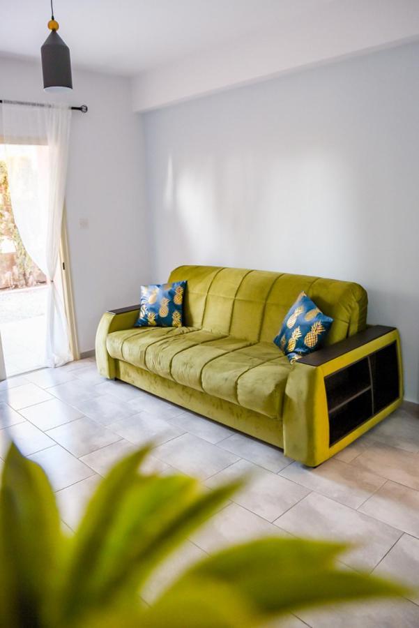 Beautiful Apartment Near The Sea And A Large Private Garden Paphos Luaran gambar
