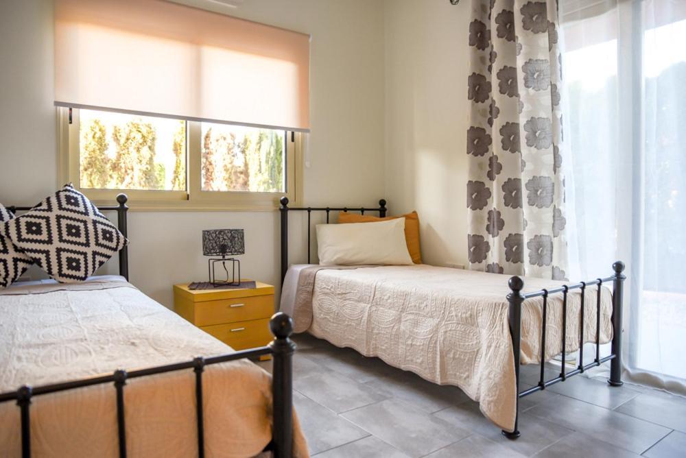 Beautiful Apartment Near The Sea And A Large Private Garden Paphos Luaran gambar
