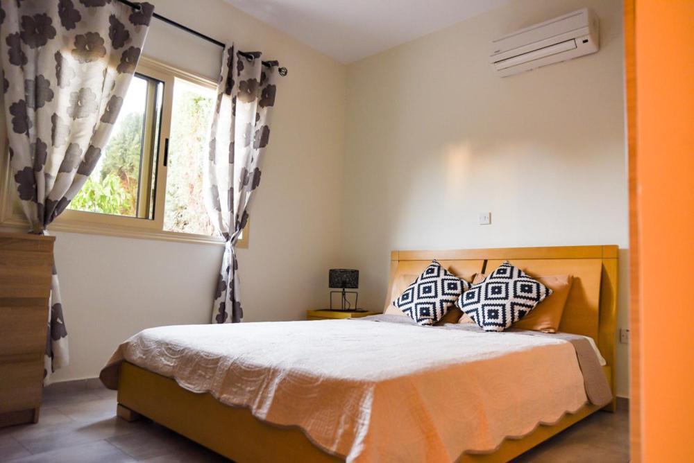 Beautiful Apartment Near The Sea And A Large Private Garden Paphos Luaran gambar