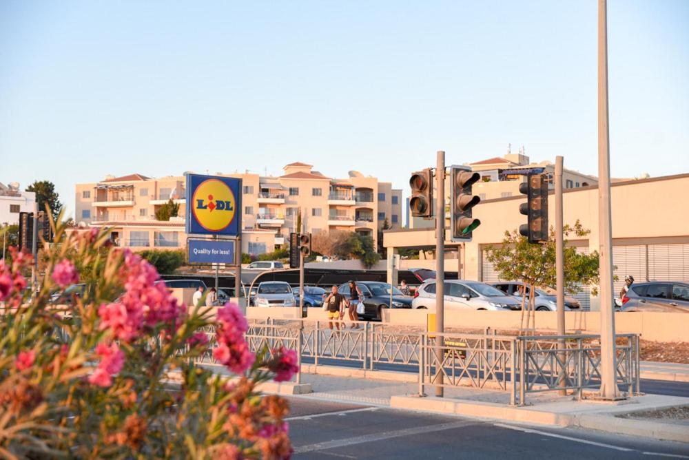 Beautiful Apartment Near The Sea And A Large Private Garden Paphos Luaran gambar