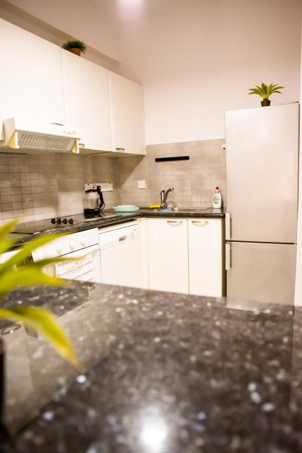 Beautiful Apartment Near The Sea And A Large Private Garden Paphos Luaran gambar