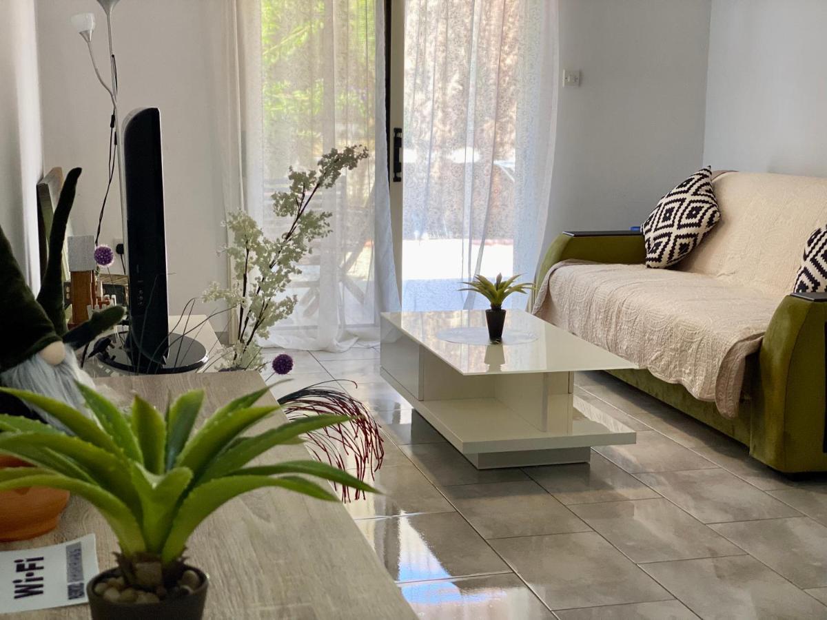 Beautiful Apartment Near The Sea And A Large Private Garden Paphos Luaran gambar