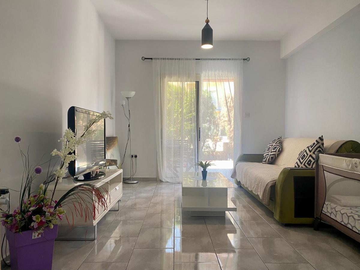 Beautiful Apartment Near The Sea And A Large Private Garden Paphos Luaran gambar