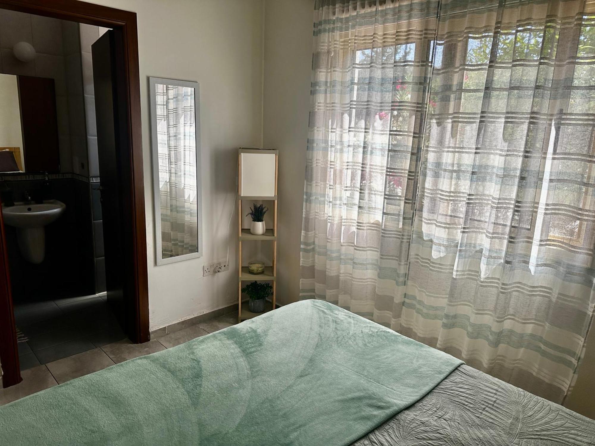 Beautiful Apartment Near The Sea And A Large Private Garden Paphos Luaran gambar
